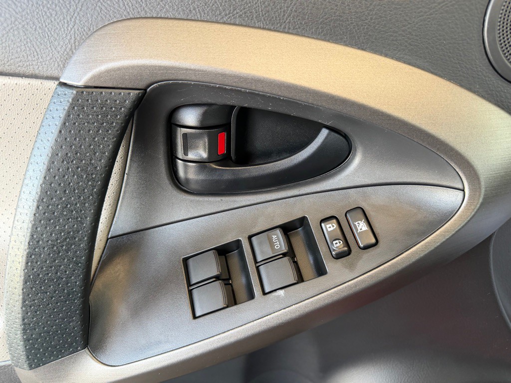 2012 Toyota Rav4 Image 18