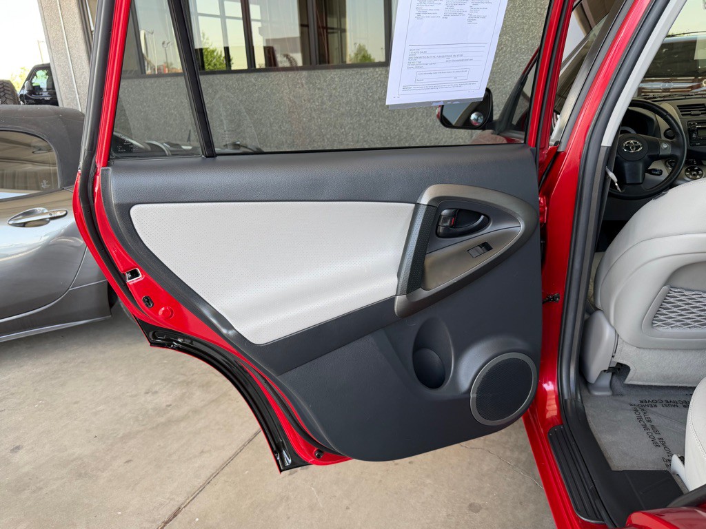 2012 Toyota Rav4 Image 23