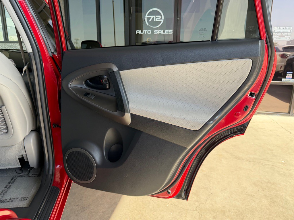 2012 Toyota Rav4 Image 30
