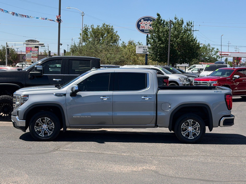 2026 GMC Sierra Image 2