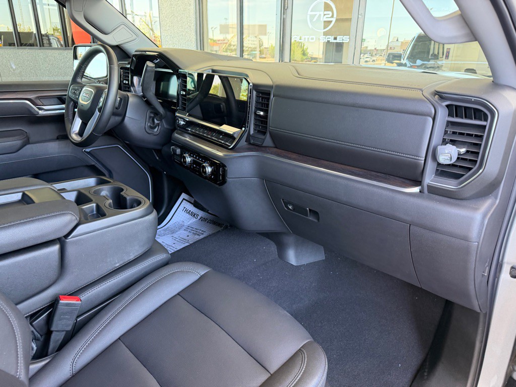 2026 GMC Sierra Image 32