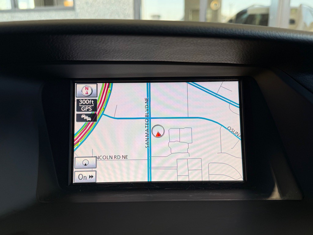 2011 Lexus RX Image 11