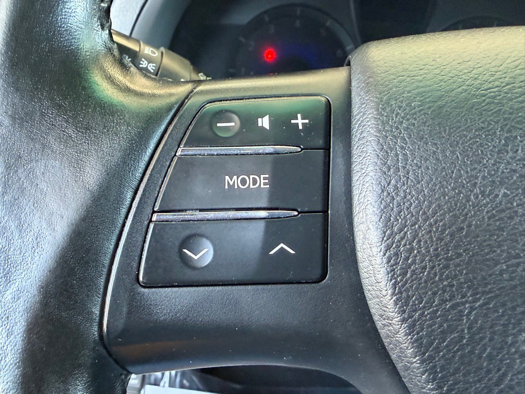 2011 Lexus RX Image 17