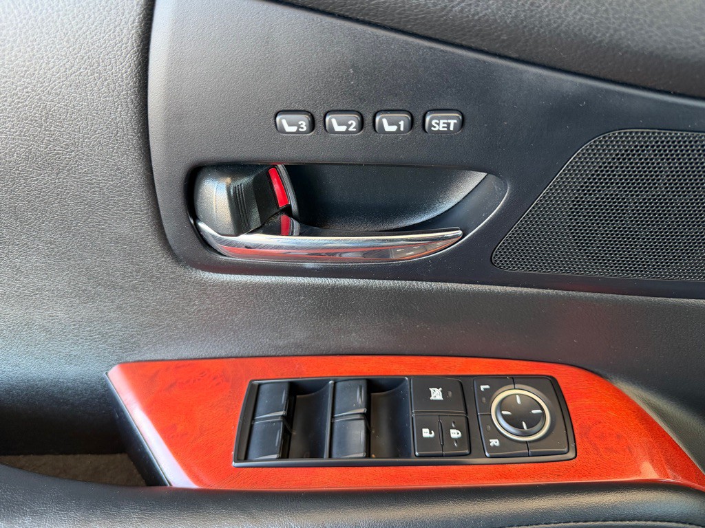 2011 Lexus RX Image 21