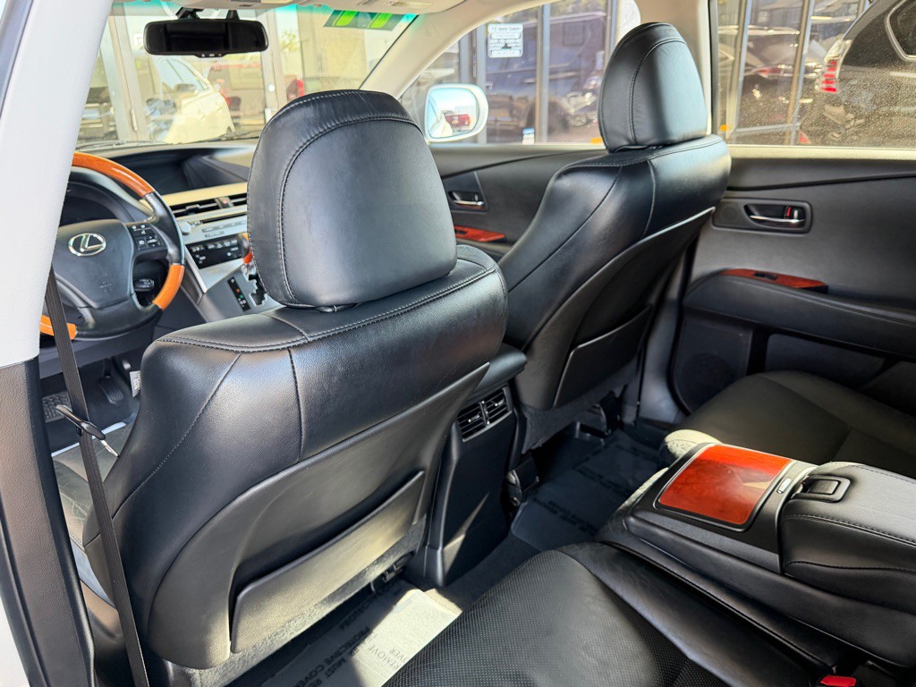 2011 Lexus RX Image 24