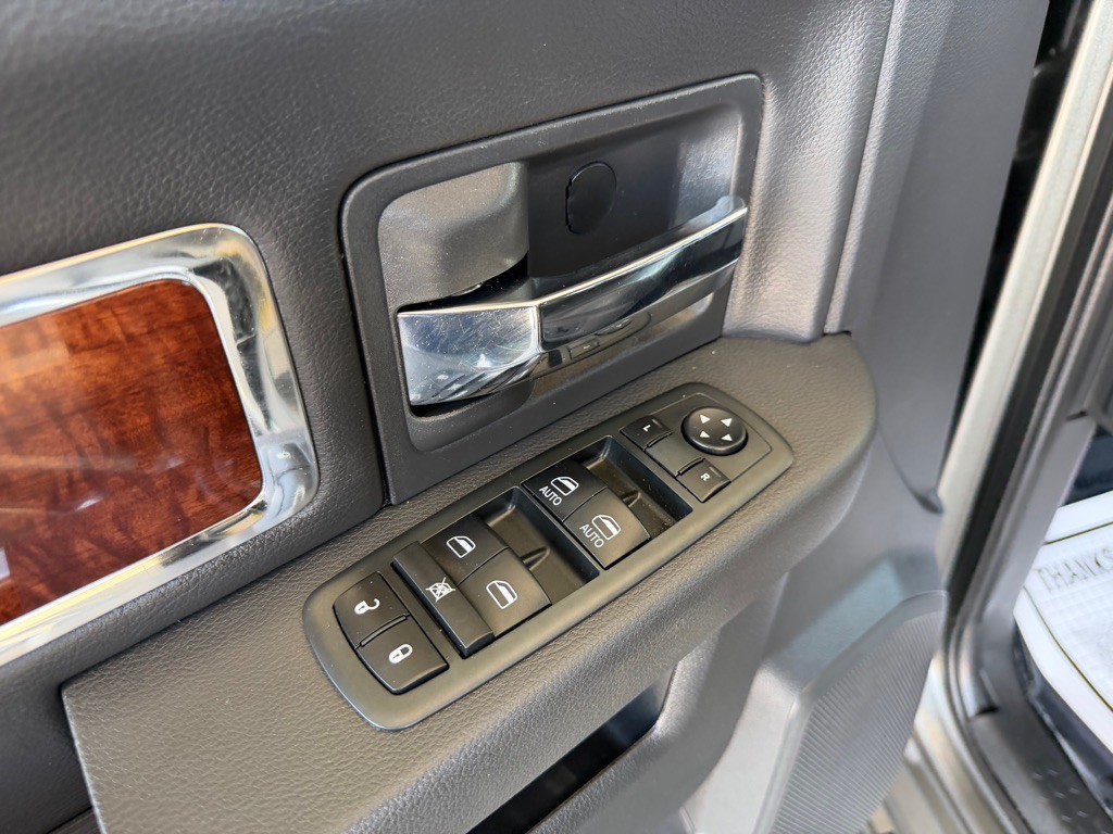 2012 Dodge Ram 3500 Image 9