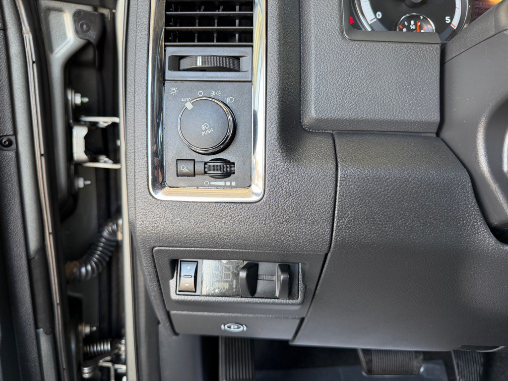 2012 Dodge Ram 3500 Image 18