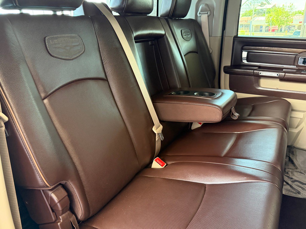 2018 RAM 3500 Image 32