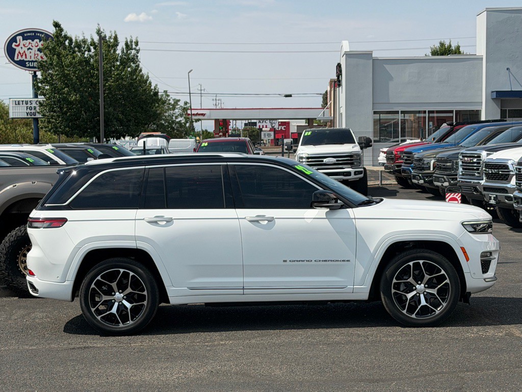 2022 Jeep Grand Cherokee Image 3