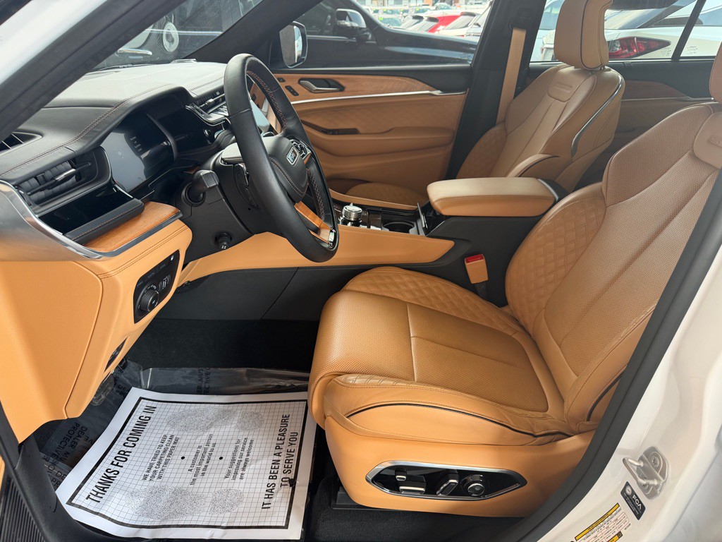 2022 Jeep Grand Cherokee Image 5
