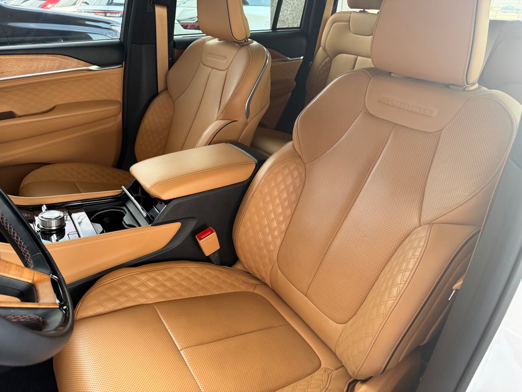 2022 Jeep Grand Cherokee Image 6