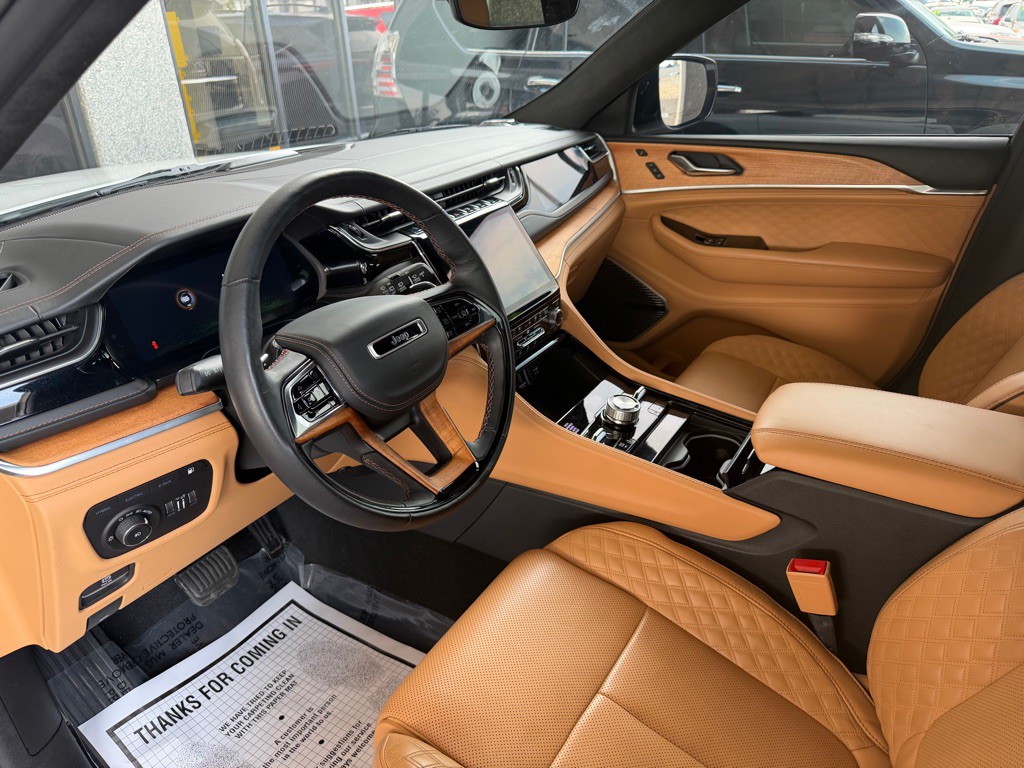 2022 Jeep Grand Cherokee Image 7