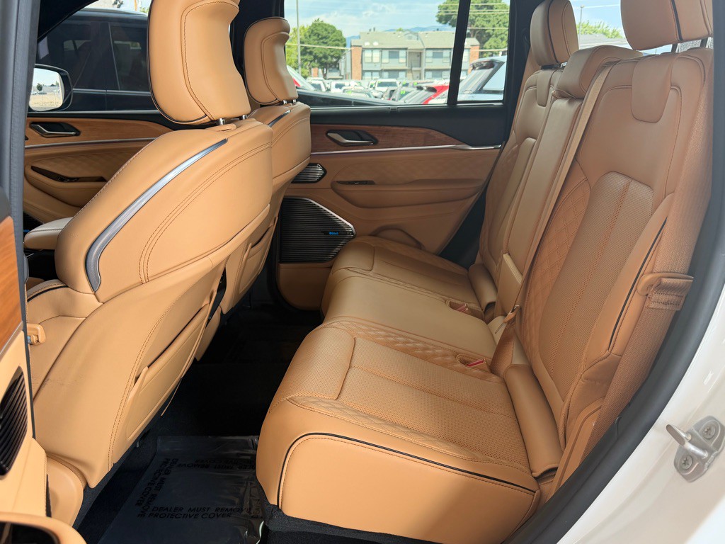 2022 Jeep Grand Cherokee Image 24