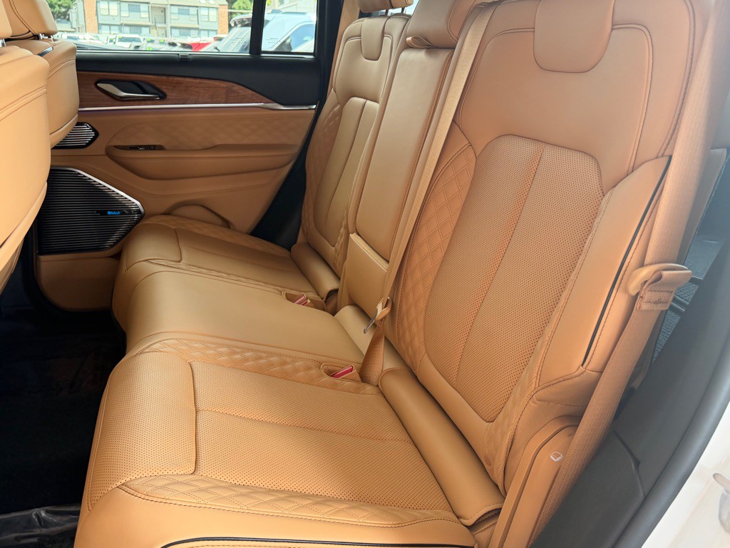 2022 Jeep Grand Cherokee Image 25