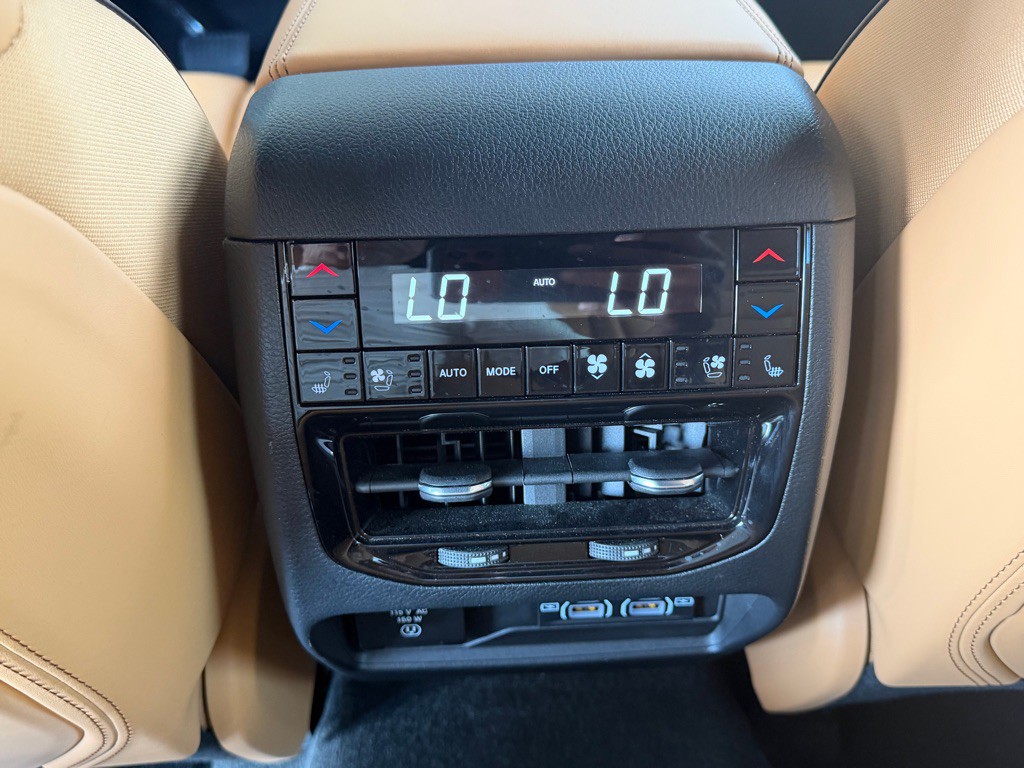 2022 Jeep Grand Cherokee Image 27