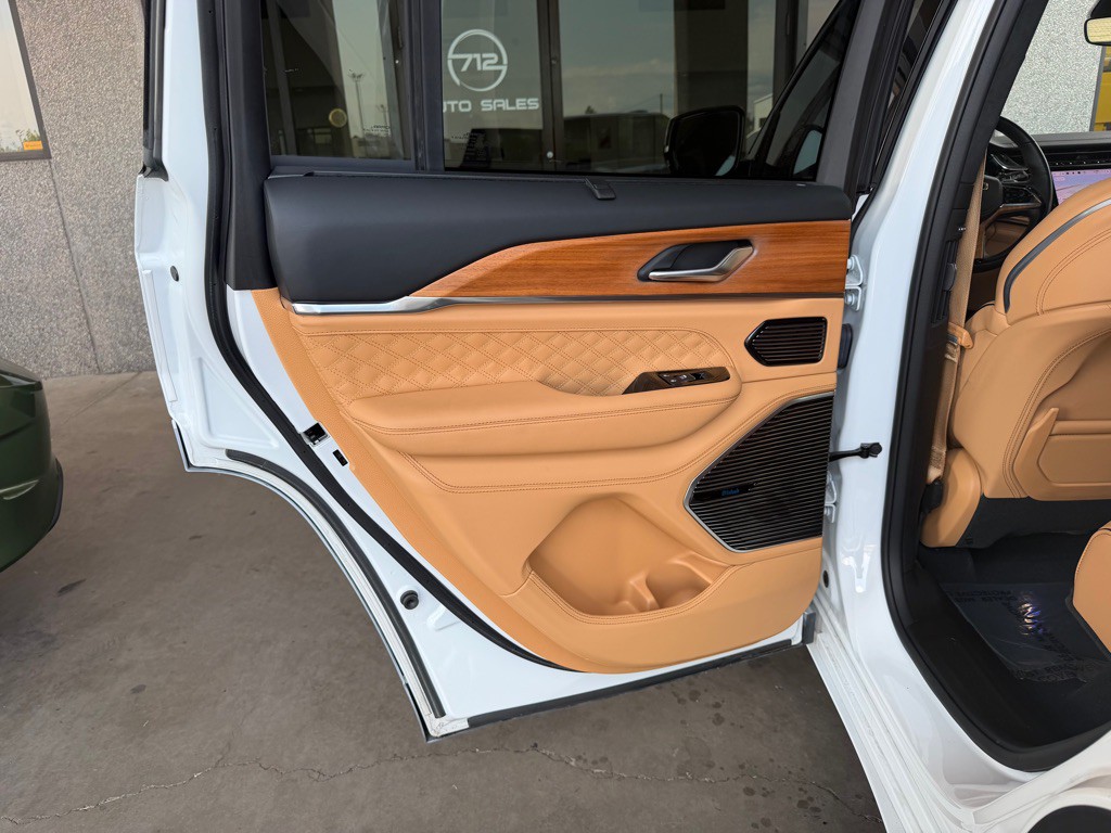 2022 Jeep Grand Cherokee Image 28