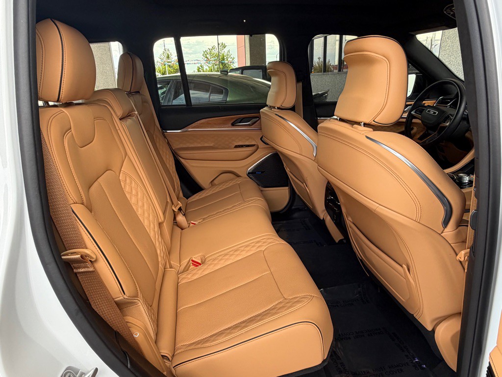 2022 Jeep Grand Cherokee Image 34