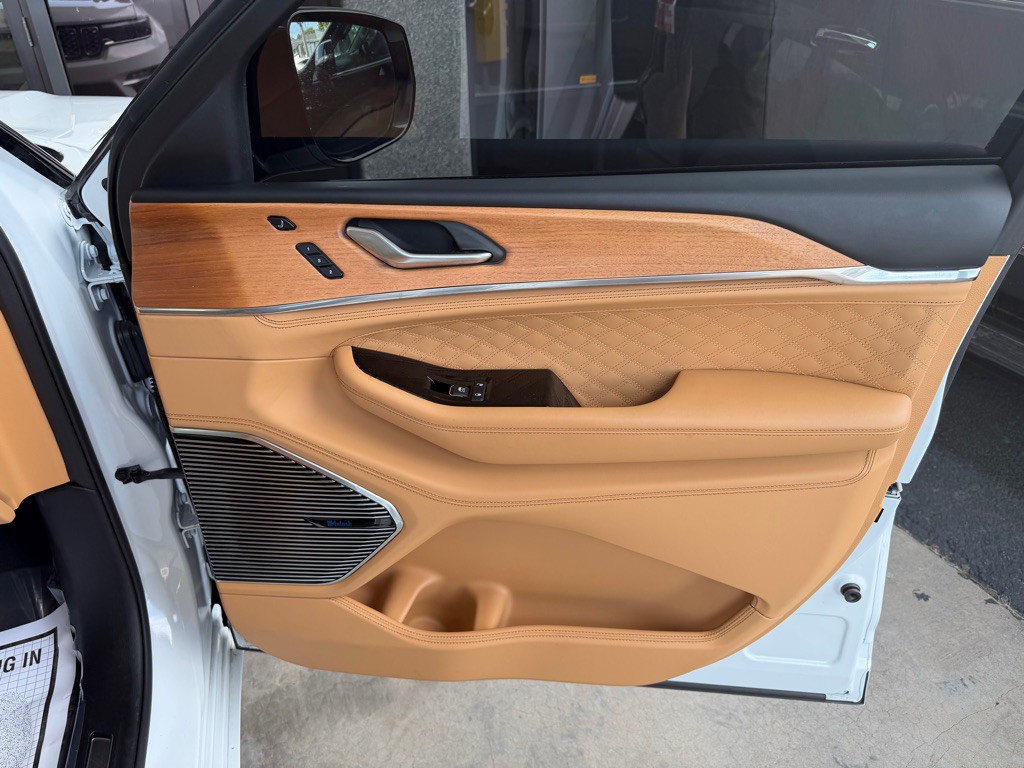 2022 Jeep Grand Cherokee Image 41