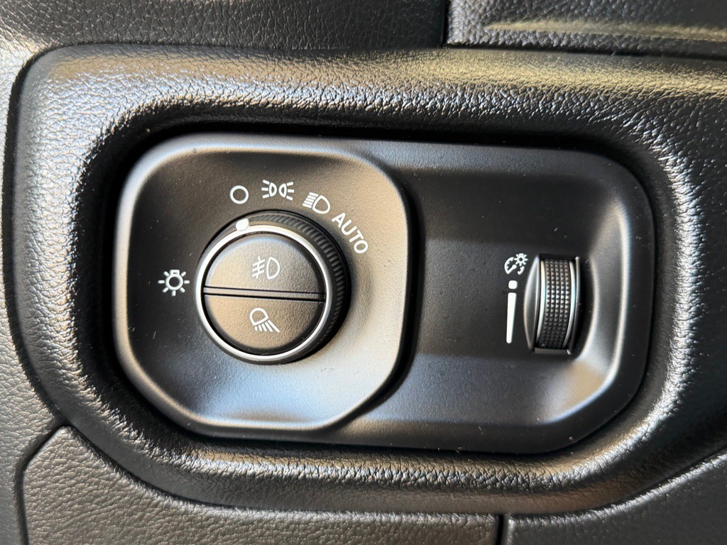 2022 RAM 1500 Image 17