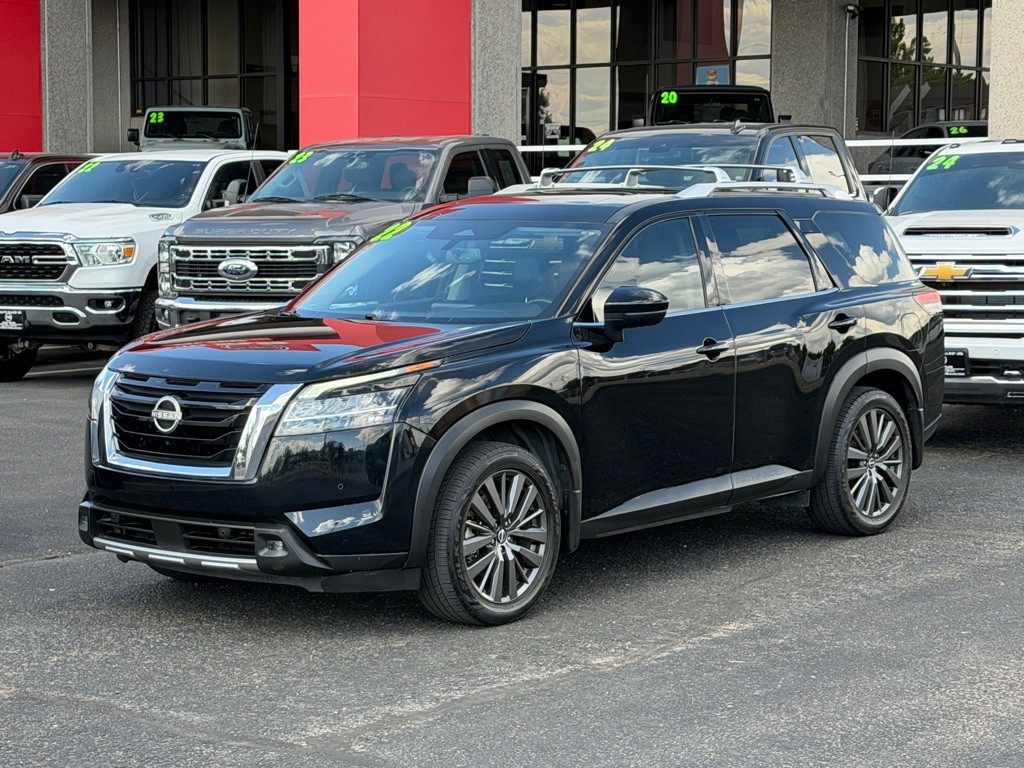 2022 Nissan Pathfinder Image 1