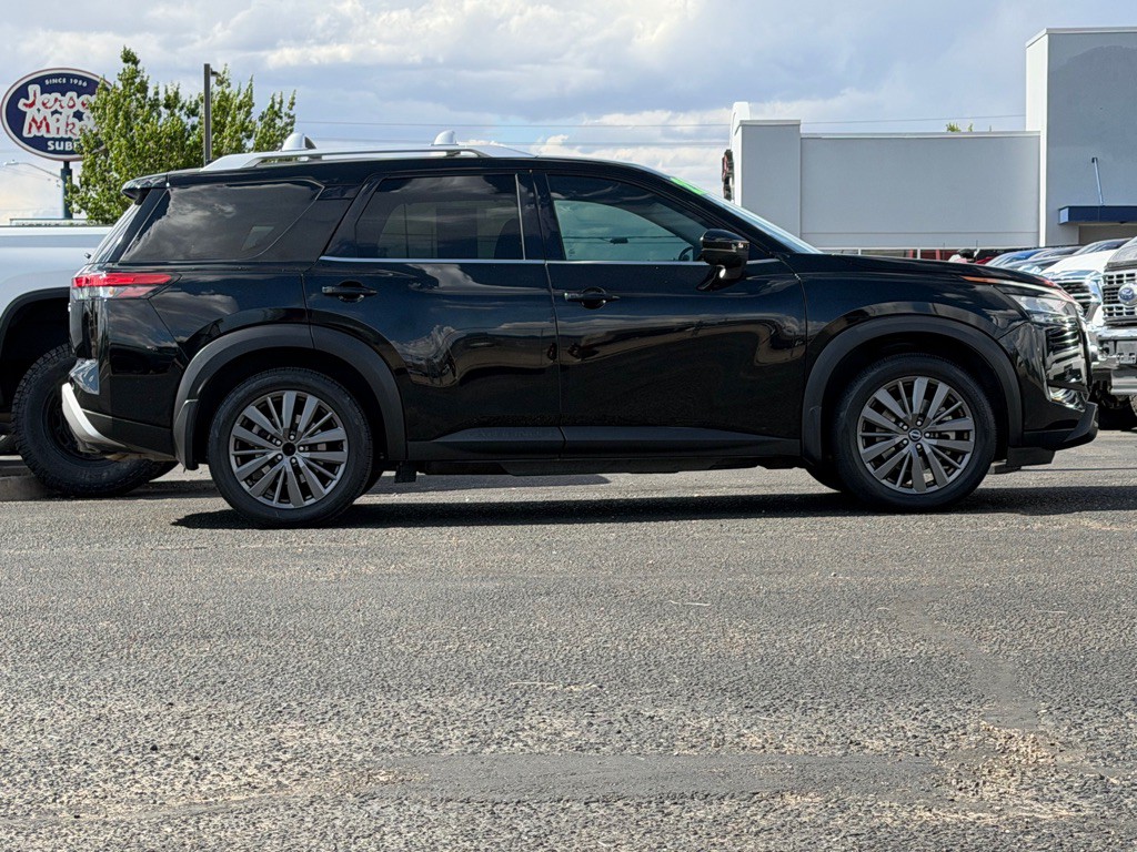 2022 Nissan Pathfinder Image 38