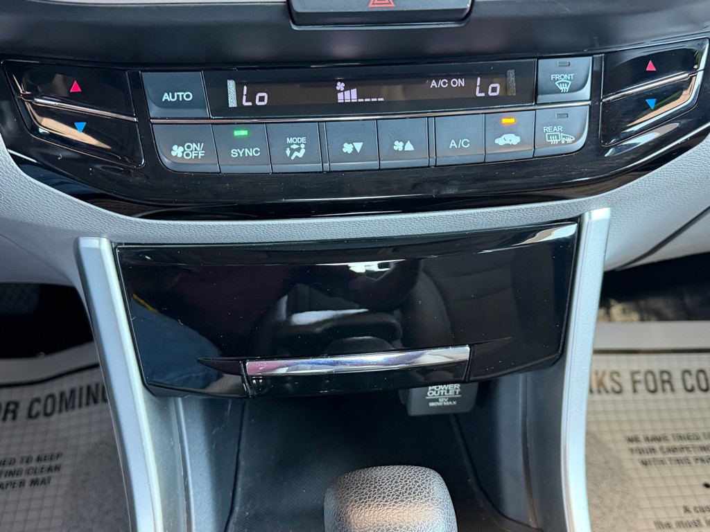 2016 Honda Accord Image 16