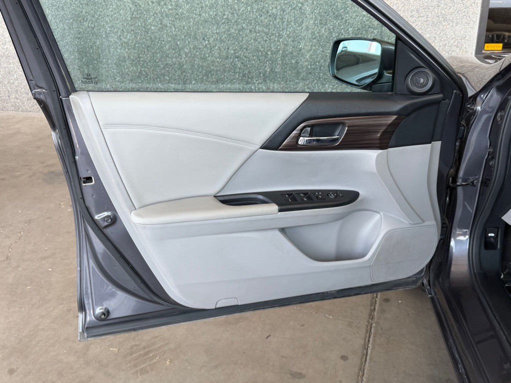 2016 Honda Accord Image 20