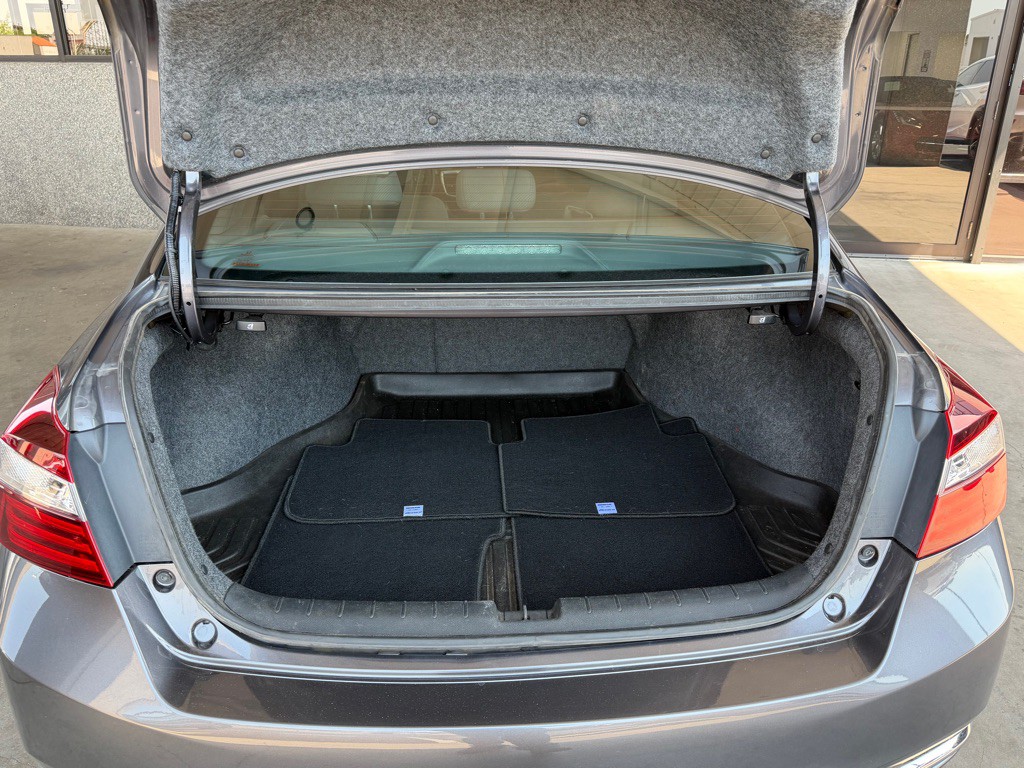 2016 Honda Accord Image 28