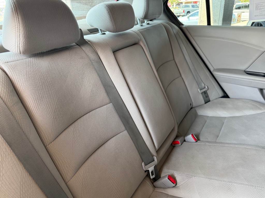 2016 Honda Accord Image 32