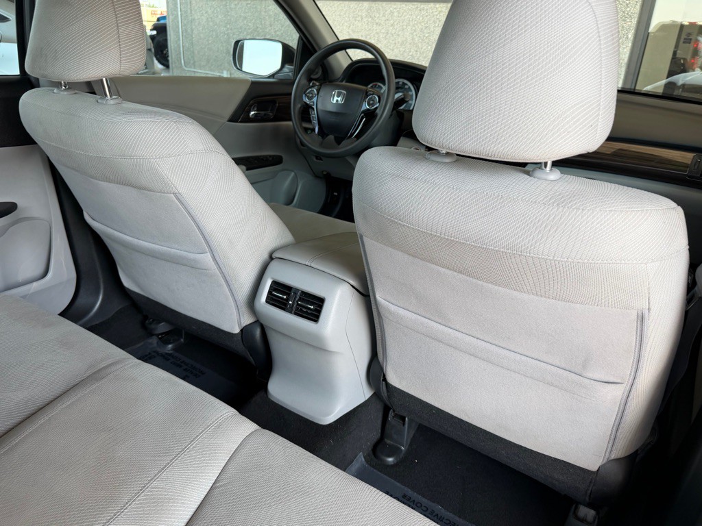 2016 Honda Accord Image 33