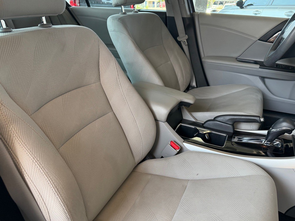 2016 Honda Accord Image 36