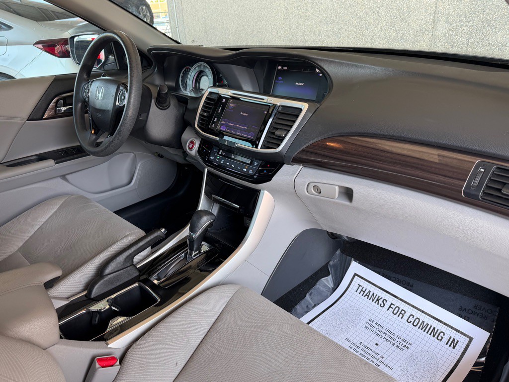 2016 Honda Accord Image 37