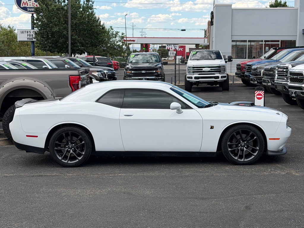 2021 Dodge Challenger Image 3