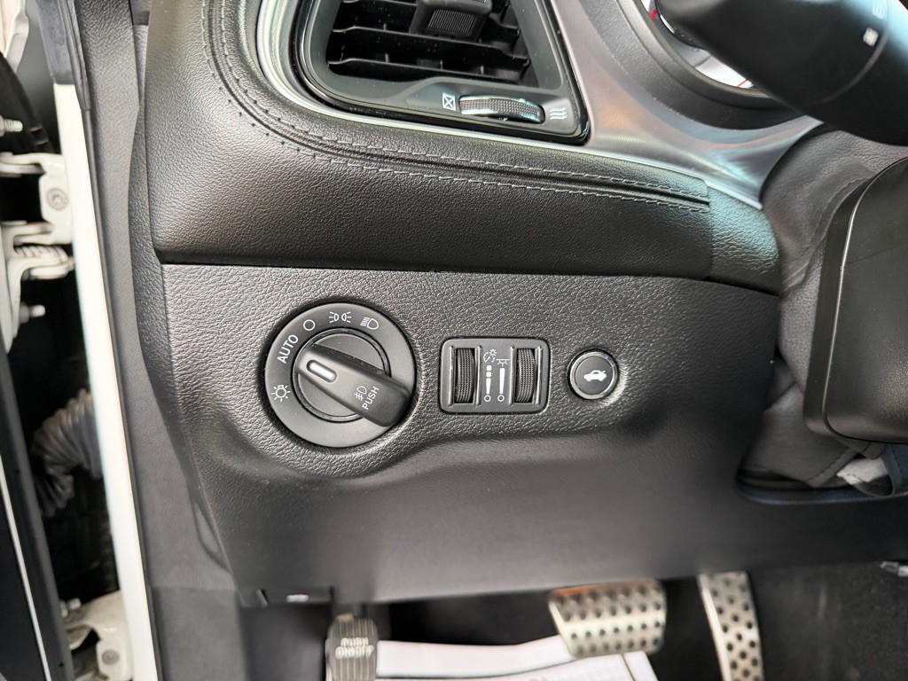 2021 Dodge Challenger Image 15