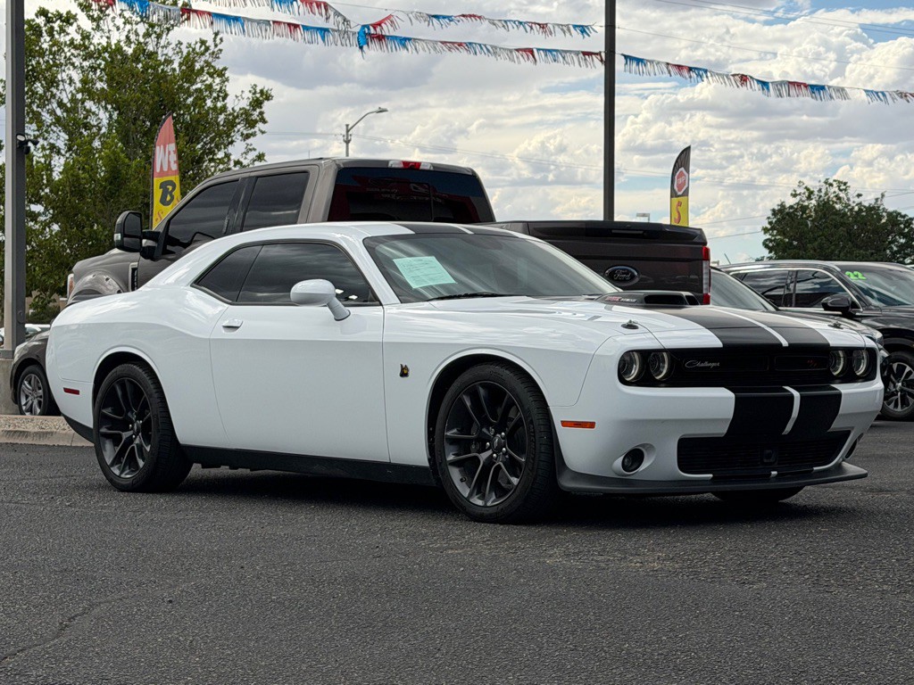 2021 Dodge Challenger Image 25