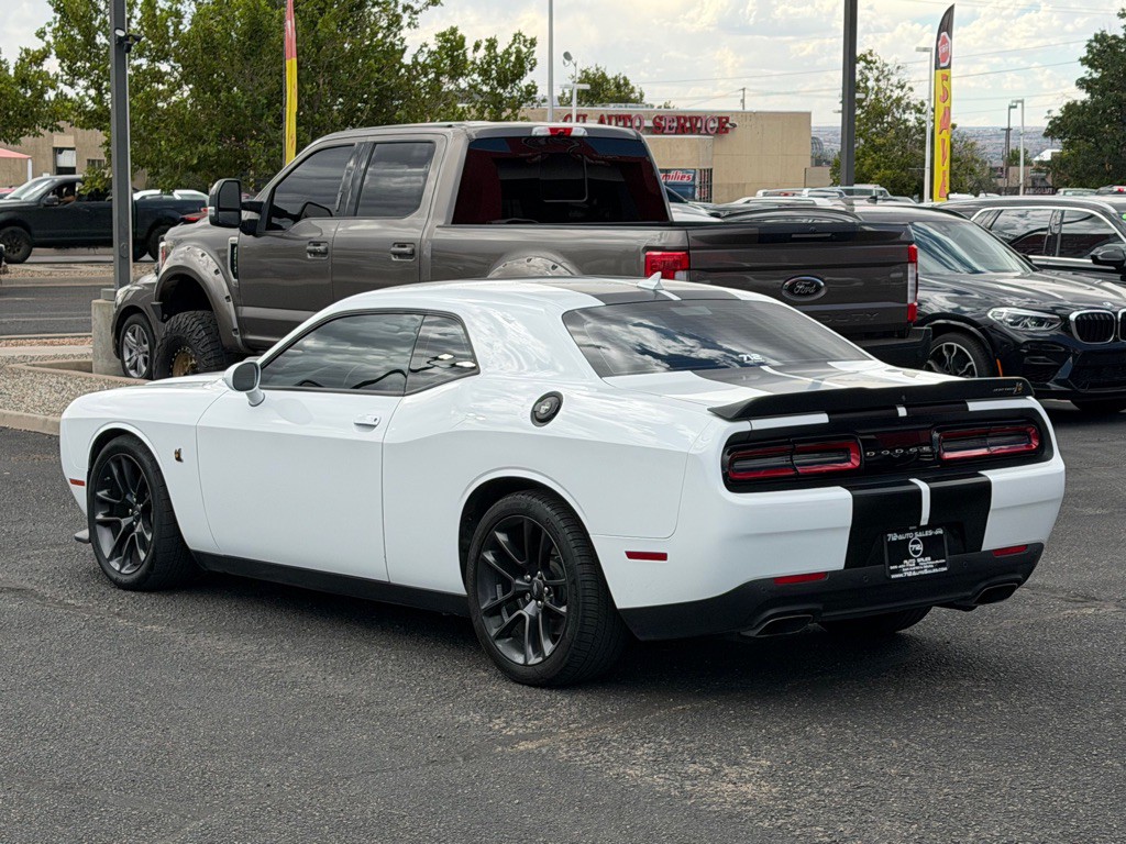 2021 Dodge Challenger Image 32