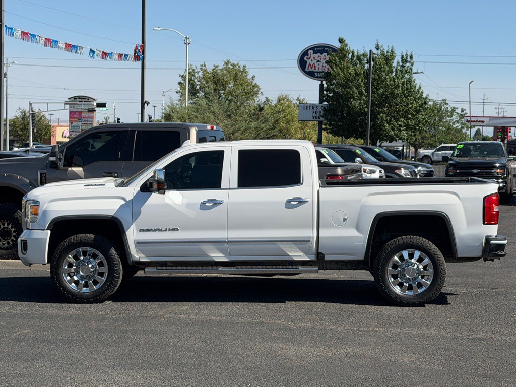 2018 GMC Sierra Image 2