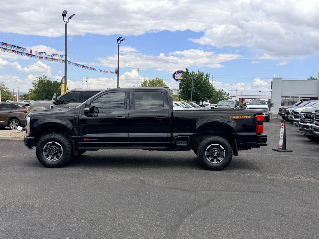 2023 Ford F-250 Image 2