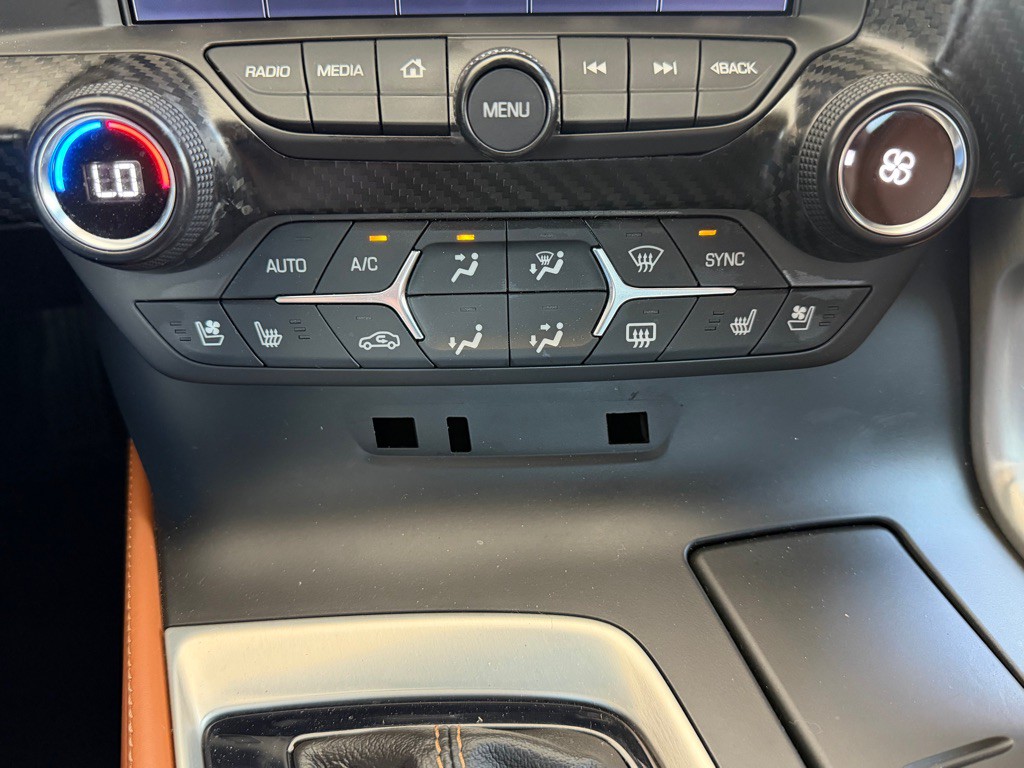 2015 Chevrolet Corvette Image 16