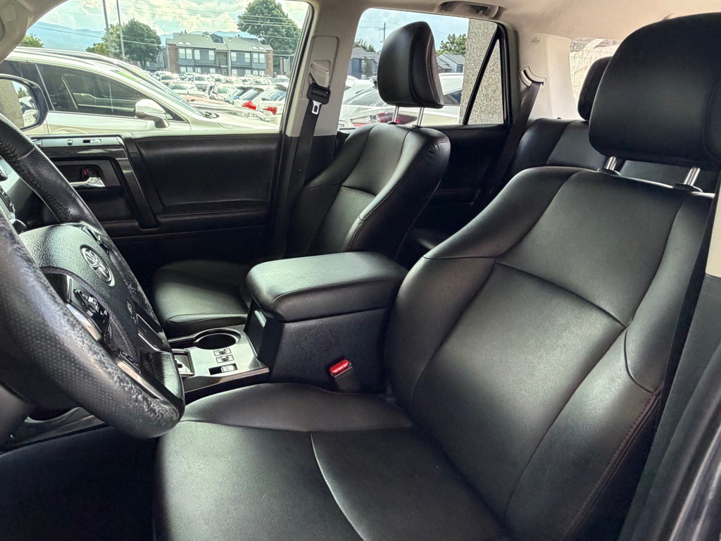 2016 Toyota 4Runner Image 6