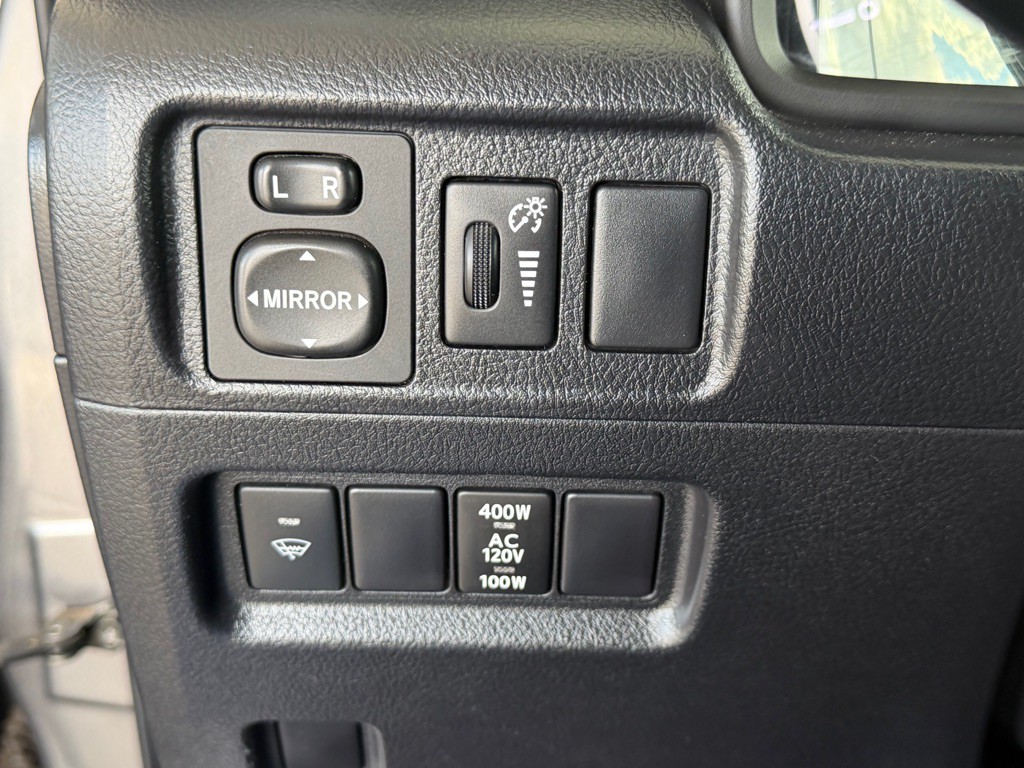 2016 Toyota 4Runner Image 17