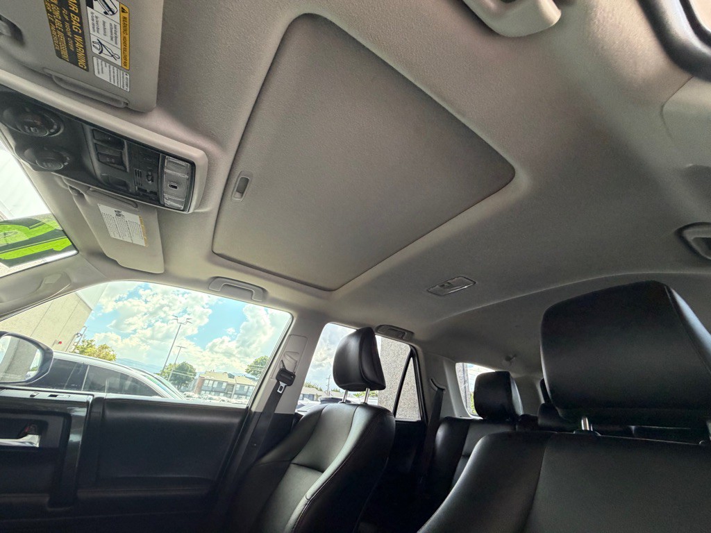 2016 Toyota 4Runner Image 18