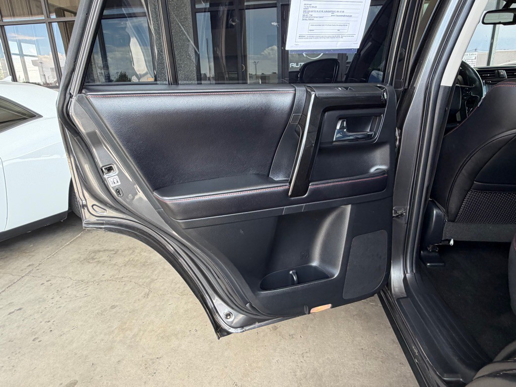 2016 Toyota 4Runner Image 26