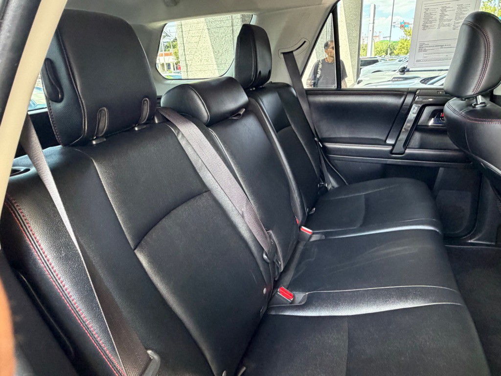 2016 Toyota 4Runner Image 30