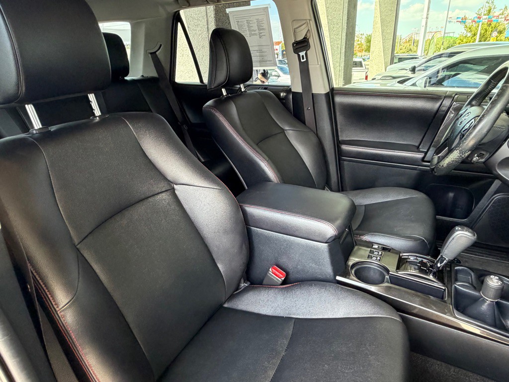 2016 Toyota 4Runner Image 34