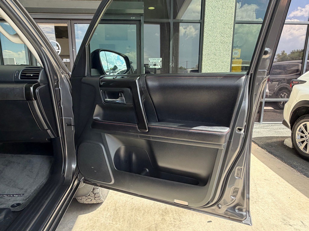2016 Toyota 4Runner Image 36