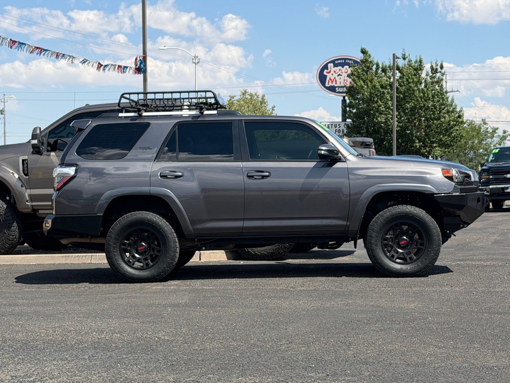 2016 Toyota 4Runner Image 50