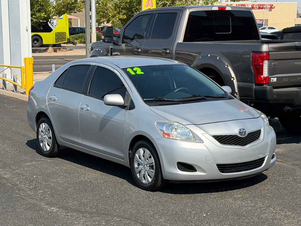 2012 Toyota Yaris Image 4