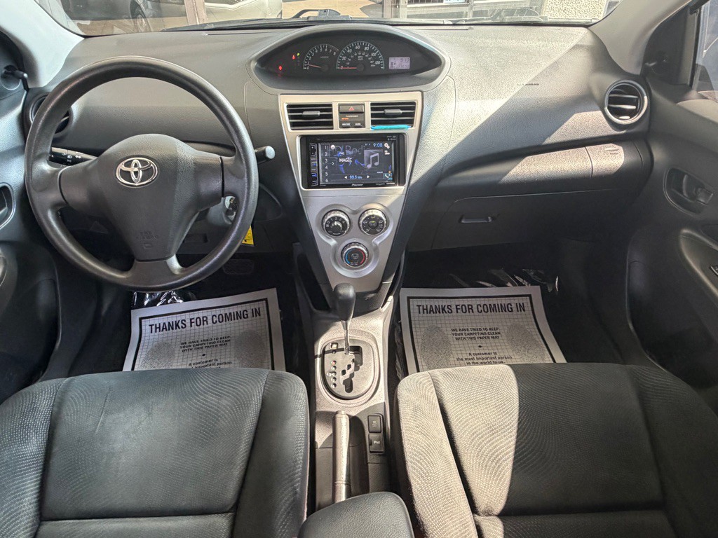 2012 Toyota Yaris Image 16