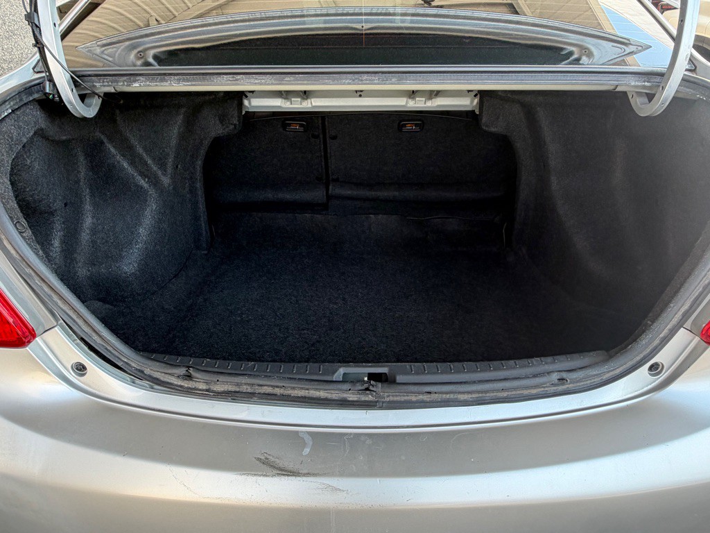 2012 Toyota Yaris Image 18